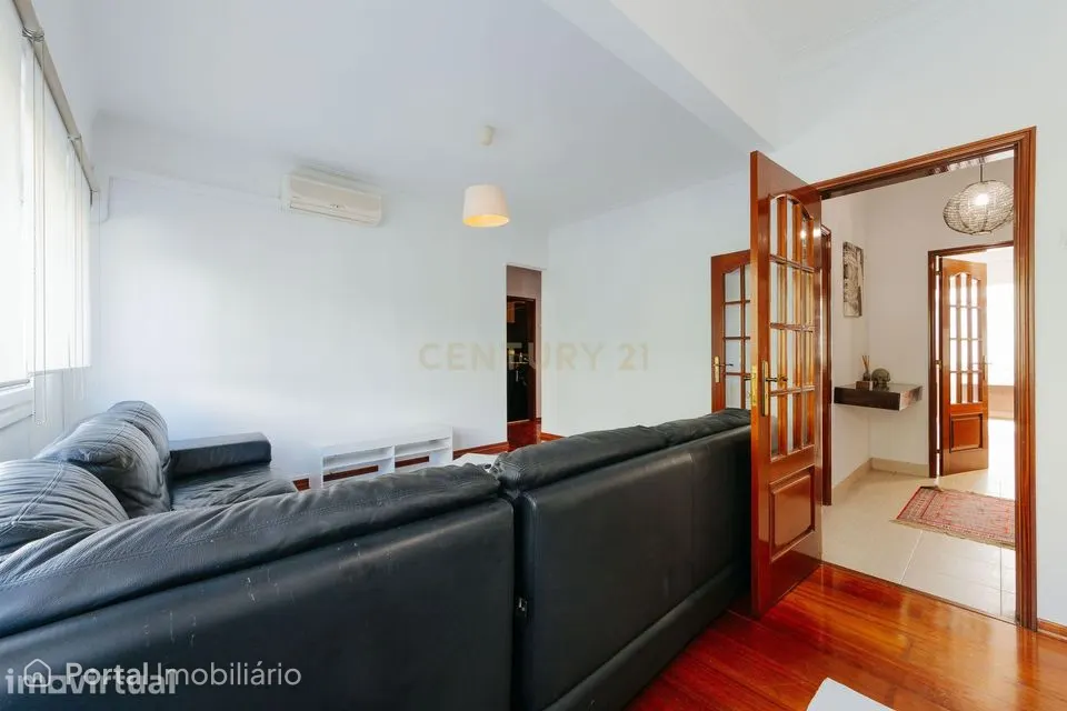 Apartamento T2 em Arroios com Terraço, Lisboa - Localização Central e