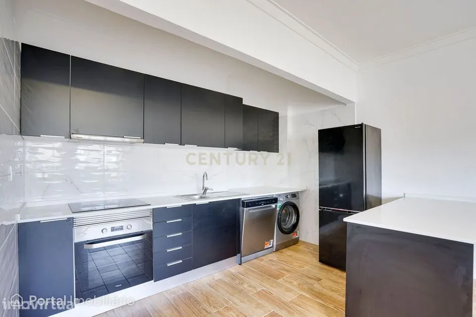 Apartamento T1, totalmente remodelado