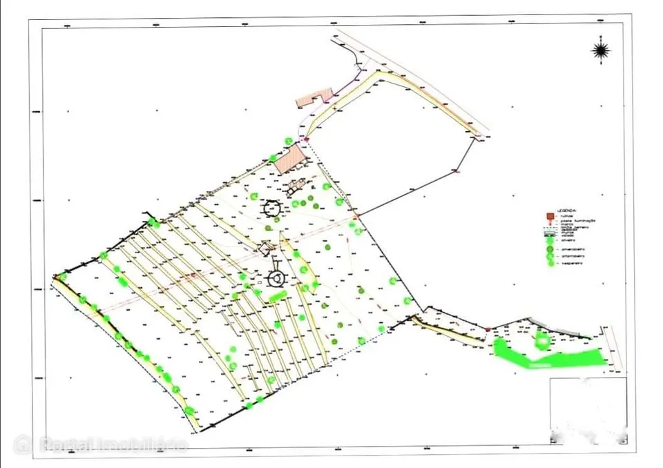 Fantástica ruína com 18440 m2 de terreno situada em Quelfes, ria formo