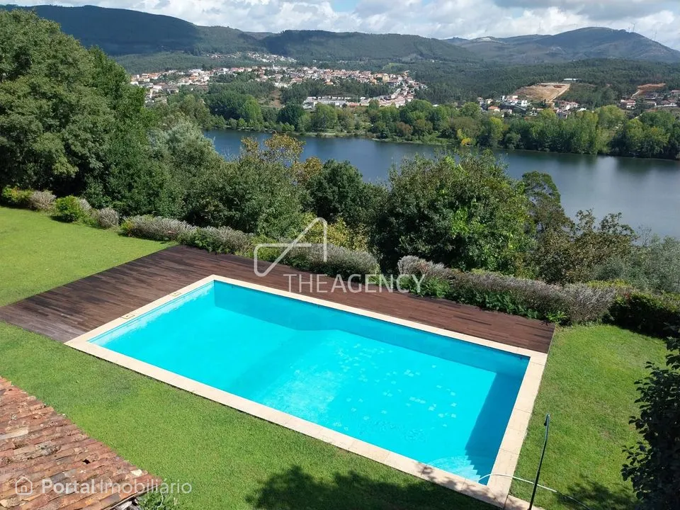 Quinta / Herdade T9 à venda em Gondomar