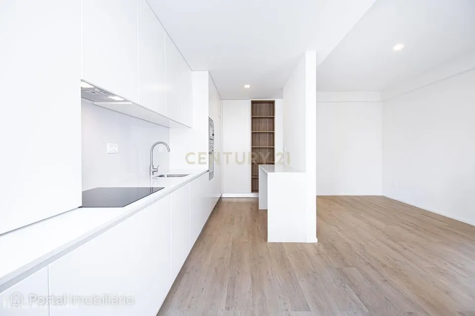 Apartamento T2 Remodelado em Moscavide