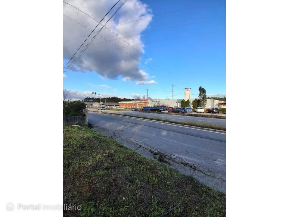 Terreno Premium com 6.900 m² na Zona Industrial de Vale Grou - Opor...