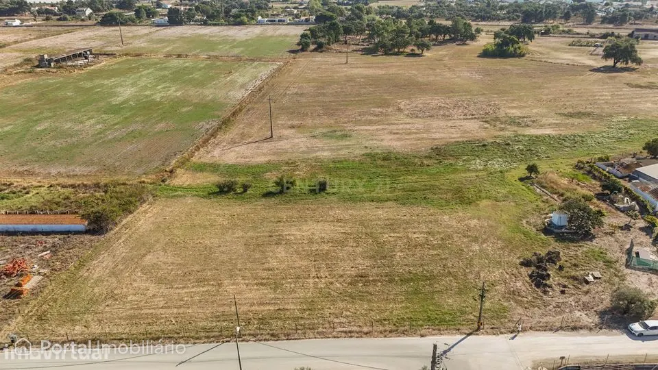 Terreno com 6.390 m² em Pinhal Novo, a 30 minutos de Lisboa