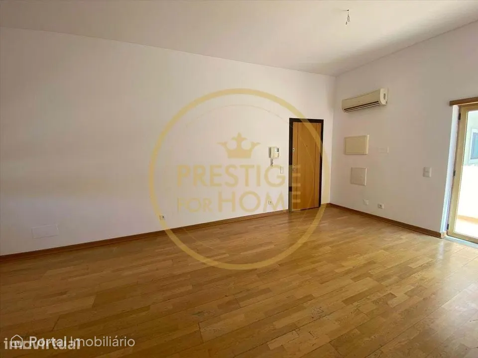 Apartamento T2 com Varanda – Vale de Rãs