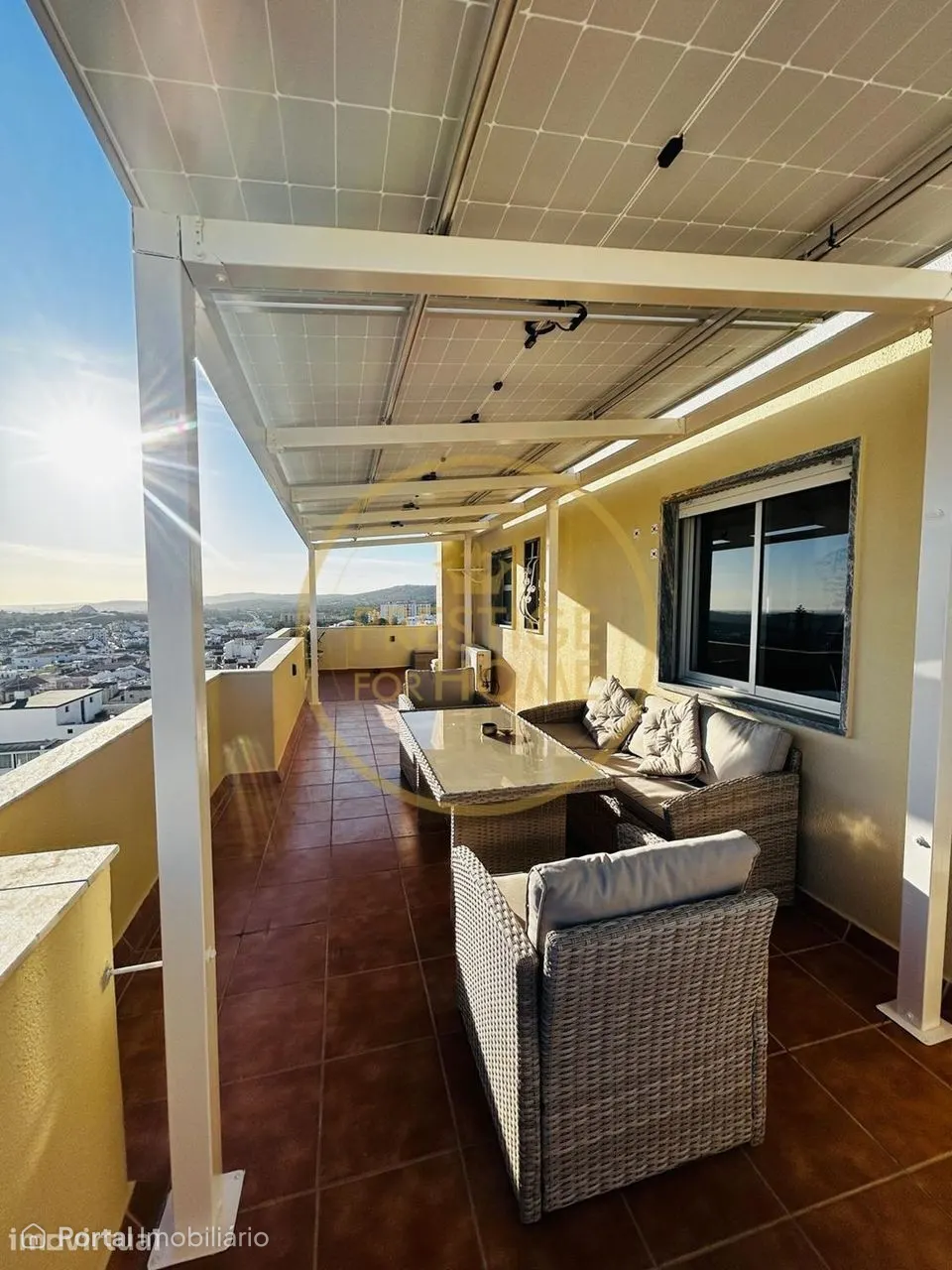 Penthouse com vista mar e localização central em Loulé