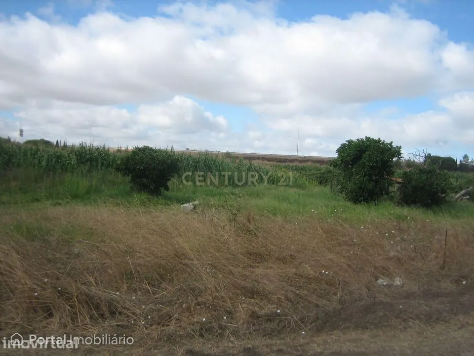 Terreno agrícola com 76.270m2