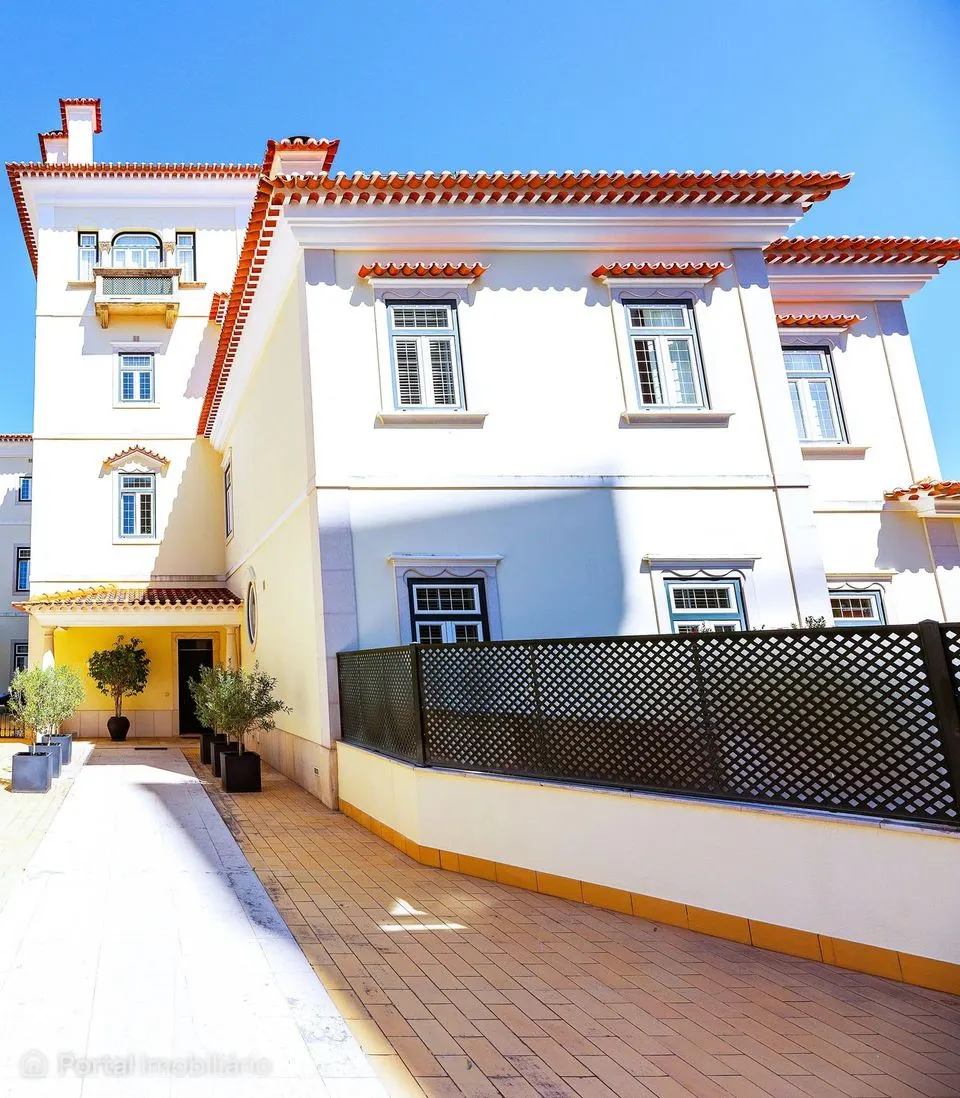 T3 duplex Monte Estoril com vista mar e terraço