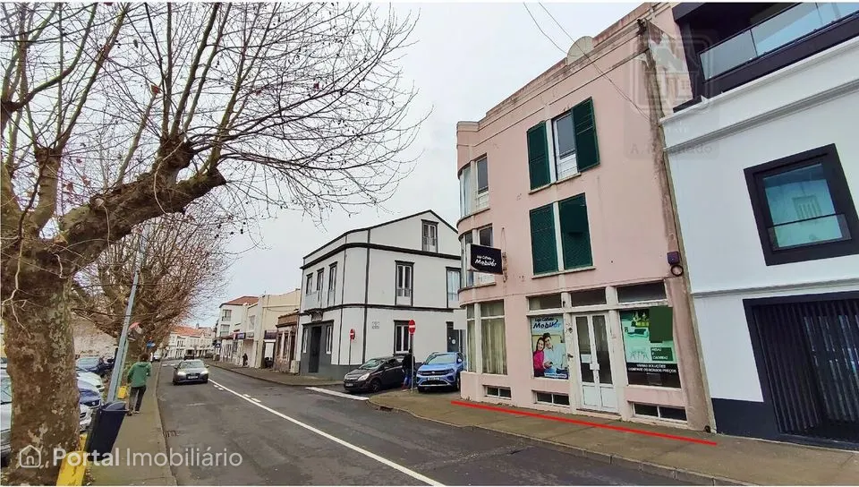 Building for sale in São Pedro
