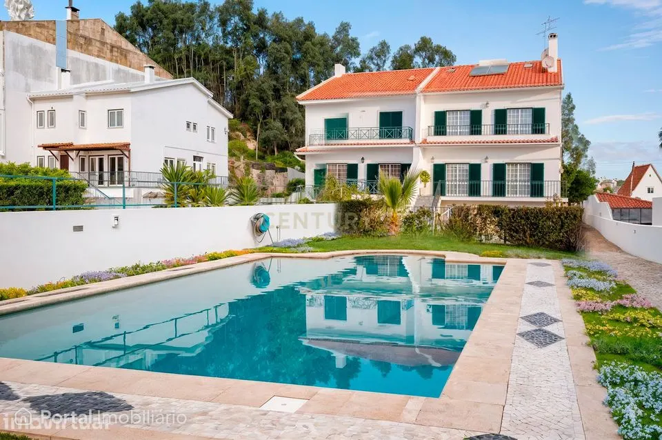 Moradia T5 com piscina e jardim, lote com 830 m² entre Sintra e Lisboa