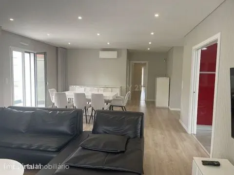 Apartamento T5 em Sacavém, terraços com Vista Panorâmica
