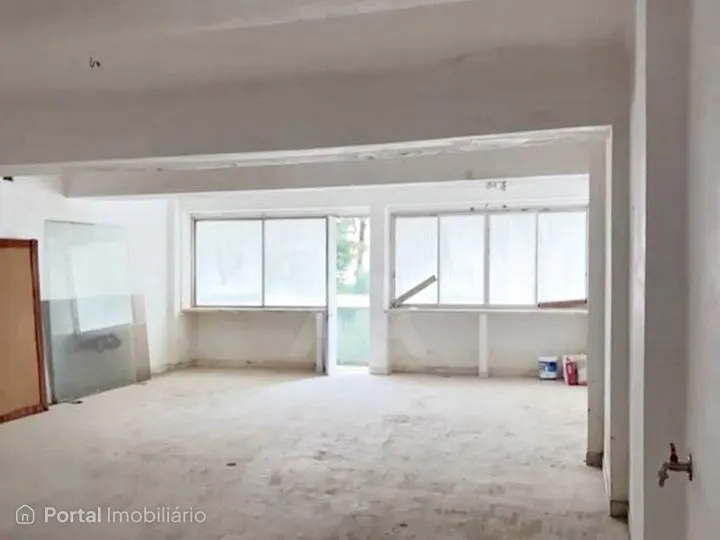Imóvel comercial à venda em Sintra