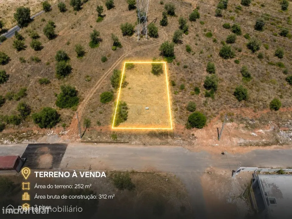 Terreno Urbano com Vista Rio em Vialonga