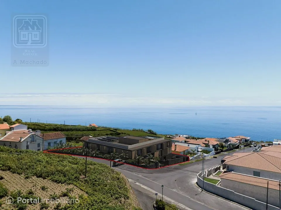 Terreno urbano com vista Mar e elevado potencial de desenvolvimento