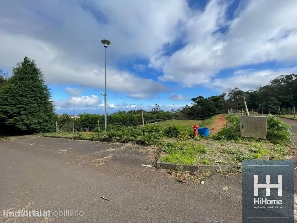Land for sale in Santo António da Serra