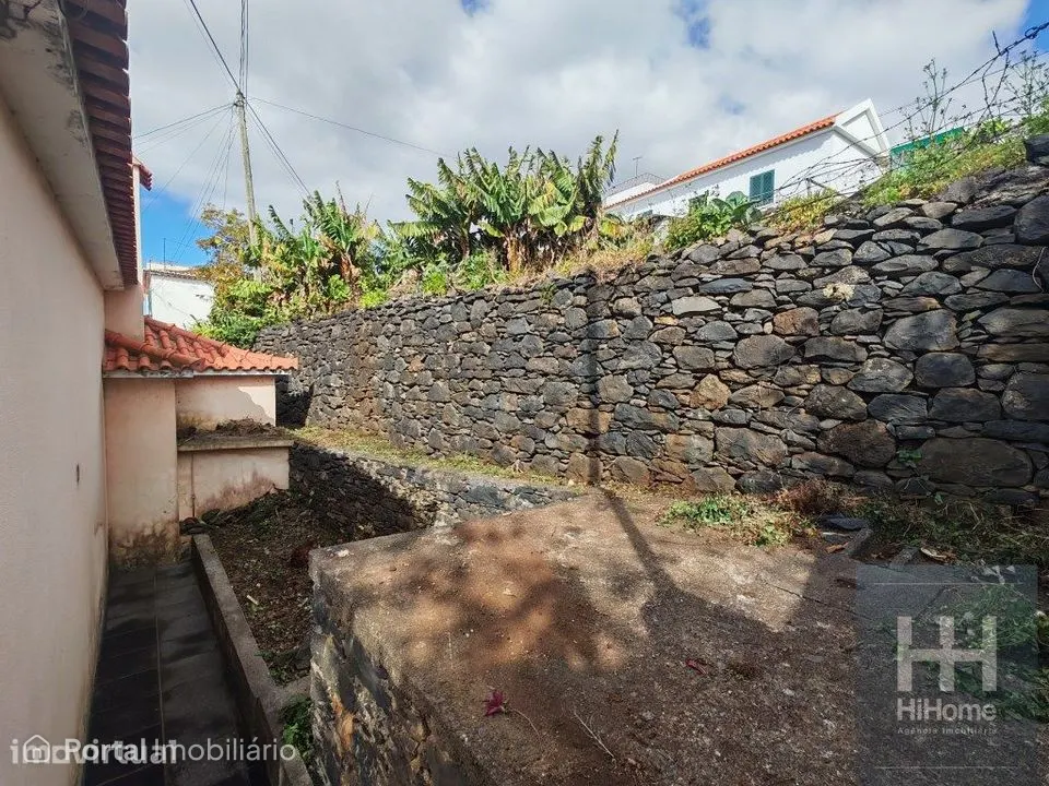 Moradia T3 sem acesso a carro, com anexo, 430 m2 de terreno e vista...