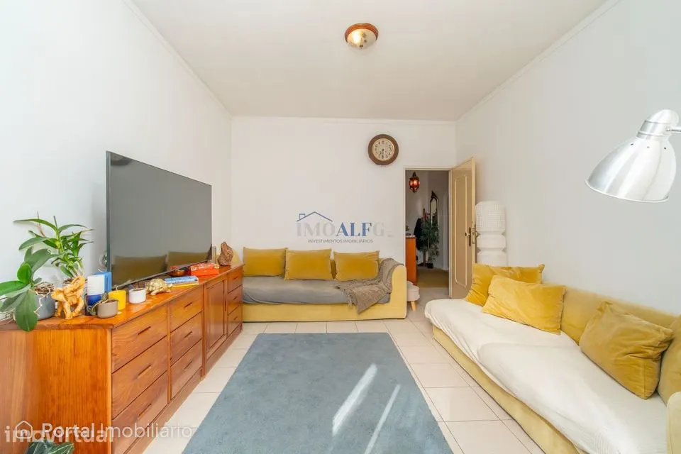 Apartamento T2 com elevador na Buraca, Amadora