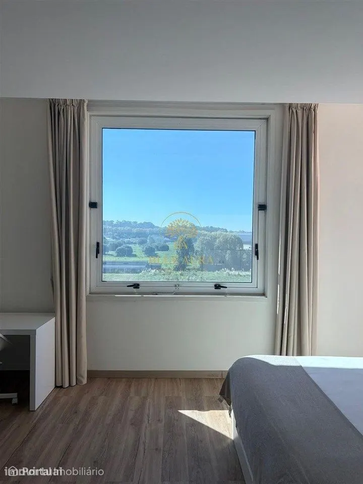 T0 Mobilado e com Vistas Desafogadas em Matosinhos